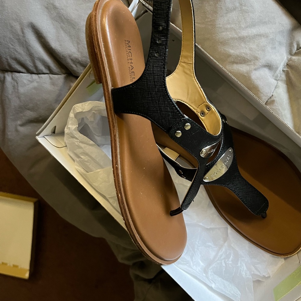 Michael kors sandals - Picture 3 of 3